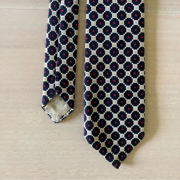 Christian Dior Tie Originally $240 Navy/White/Red Small stain on back of the tip - Picture 4 of 5